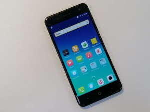 Мобильный телефон ZTE v8 mini