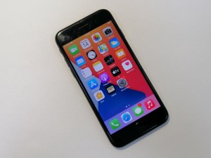 Мобильный телефон iPhone 7 32GB