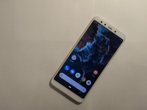 Мобильный телефон Xiaomi Mi A2 4/64GB