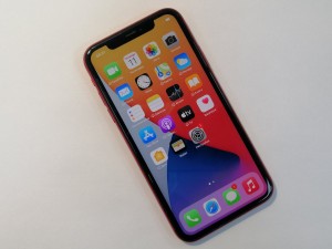 Мобильный телефон iPhone 11