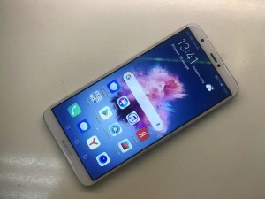 Мобильный телефон Huawei P Smart