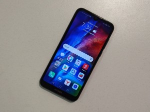 Мобильный телефон Honor 8s 64GB
