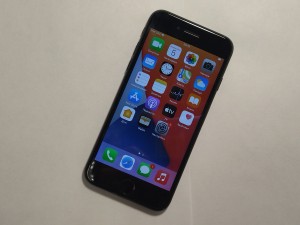 Мобильный телефон iPhone 7 32gb
