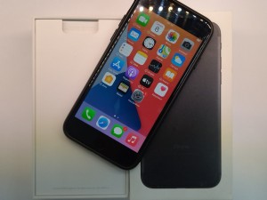 Мобильный телефон iPhone 7 32GB