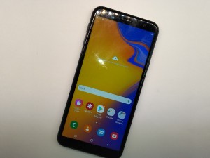 Мобильный телефон Samsung  j4+