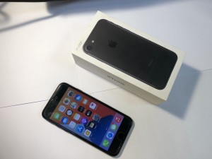 Мобильный телефон iPhone 7 32гб