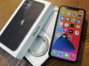 Мобильный телефон iPhone 11 256GB
