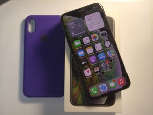 Мобильный телефон iPhone Xs 64GB