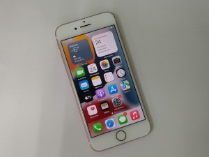 Мобильный телефон iPhone 7 32 гб