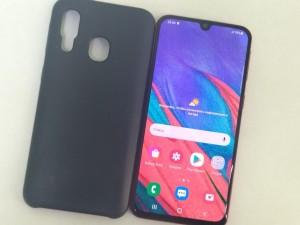 Мобильный телефон Samsung A40 64GB