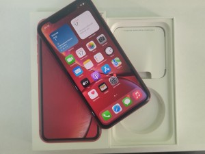Мобильный телефон iPhone XR 64GB