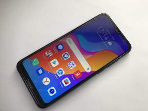Мобильный телефон Honor 8а 2/32GB