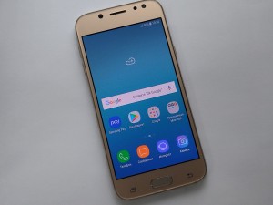 Мобильный телефон Samsung galaxy j5