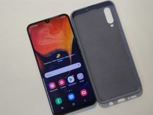 Мобильный телефон Samsung Galaxy A50 6/128GB