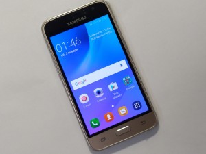 Мобильный телефон Samsung J1 2016