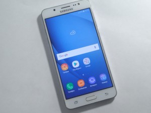 Мобильный телефон Samsung Galaxy J5 2016