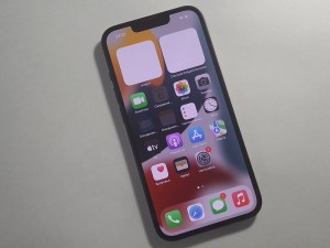 Мобильный телефон iPhone 13 128gb