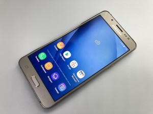 Мобильный телефон Samsung J5 2016