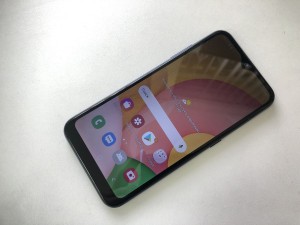 Мобильный телефон Samsung а01 2/16GB