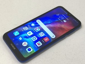 Мобильный телефон Honor 8s 2/32GB