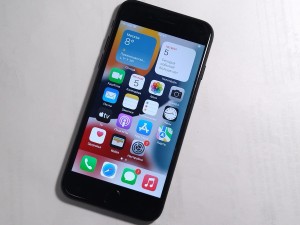 Мобильный телефон iPhone 7 32гб