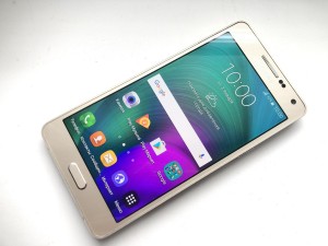 Мобильный телефон Samsung A5 2015