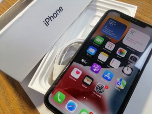 Мобильный телефон iPhone 11 64GB