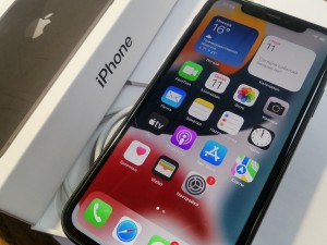 Мобильный телефон iPhone 11 64GB