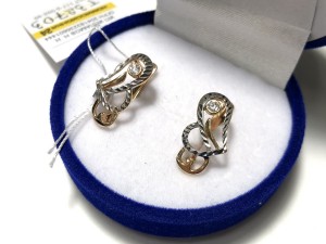Серьги с камнями золотые