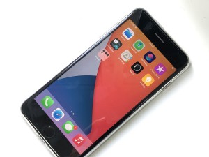 Мобильный телефон iPhone 8 plus 64GB