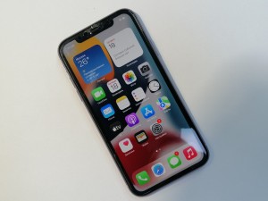 Мобильный телефон iPhone 11 64gb