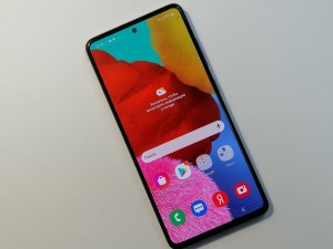 Мобильный телефон Samsung Galaxy A51 4/64gb трещина