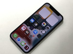 Мобильный телефон iPhone 12 mini