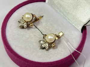 Серьги с камнями золотые