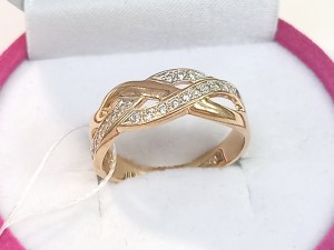 Кольцо с камнями золотое