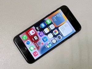 Мобильный телефон iPhone 7 32GB