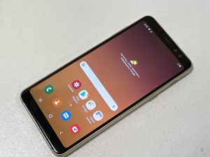 Мобильный телефон Samsung Galaxy A8 (2018) 32GB