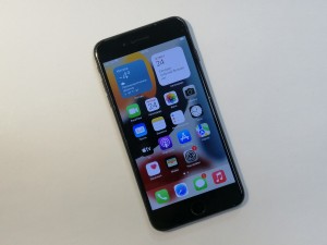Мобильный телефон iPhone 7 plus 32