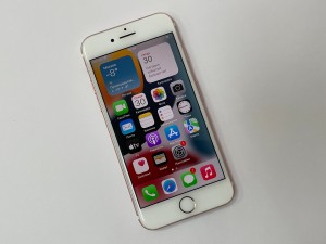 Мобильный телефон iPhone 7 32GB