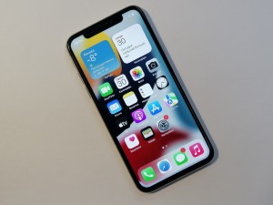Мобильный телефон iPhone X 64GB