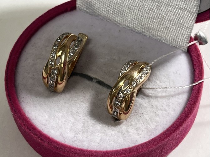Серьги с камнями золотые
