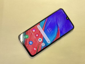 Мобильный телефон Samsung А40 4/64GB