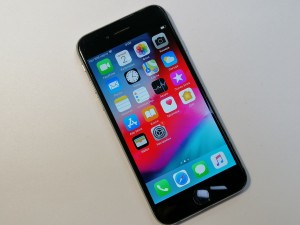 Мобильный телефон iPhone 6 16GB