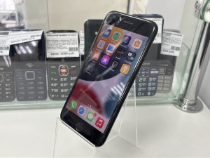 Мобильный телефон iPhone 7 64GB