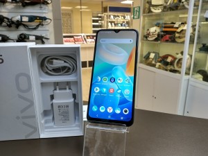 Мобильный телефон VIVO Y16 4/64GB