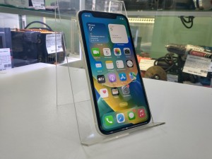 Мобильный телефон iPhone 11 64GB