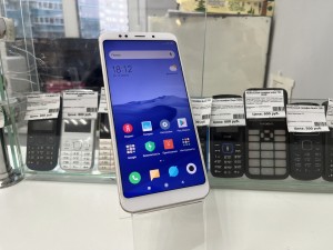 Мобильный телефон Xiaomi Redmi 5 plus 32GB