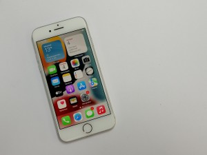 Мобильный телефон iPhone 7 32GB