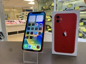 Мобильный телефон iPhone 11 4/64GB