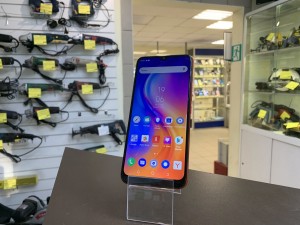 Мобильный телефон tecno spark kc8 2/32GB